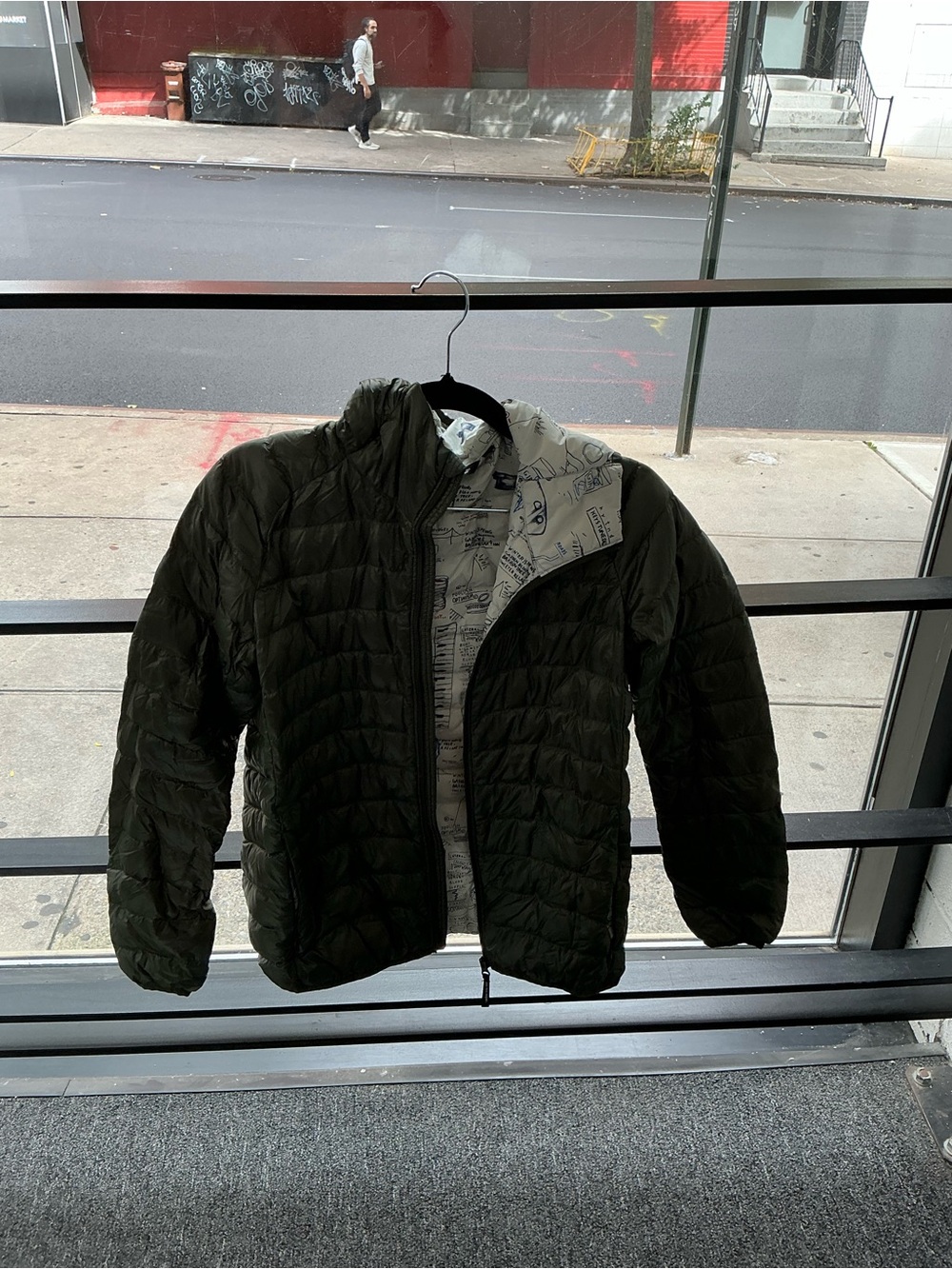 Uniqlo Men's Quilted Puffer Jacket in Dark Olive with Printed Lining
